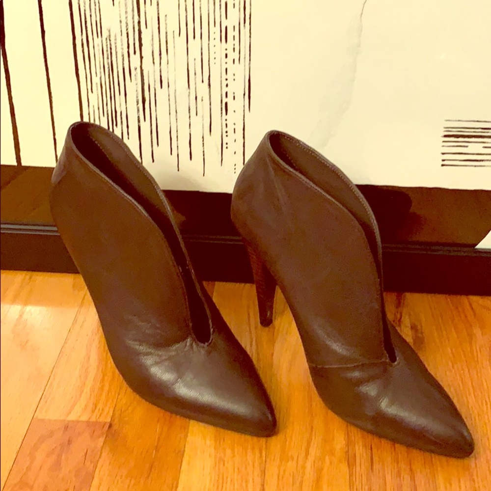 Fergie Chocolate Heels 8